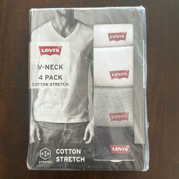NWT Levi’s 4-pk v-neck tees - Picture 1 of 2